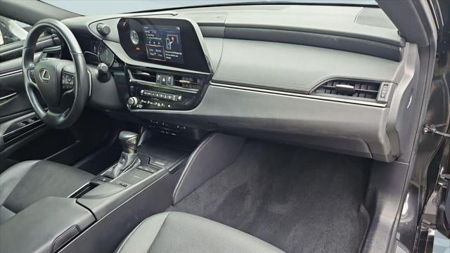 2022 Lexus ES 250 Base