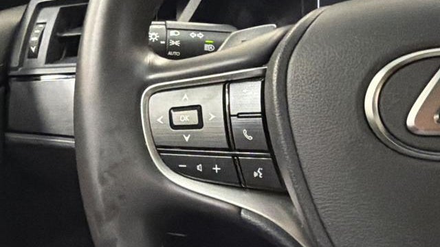 2023 Lexus ES 250 Base