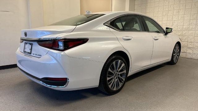 2021 Lexus ES 250 Base