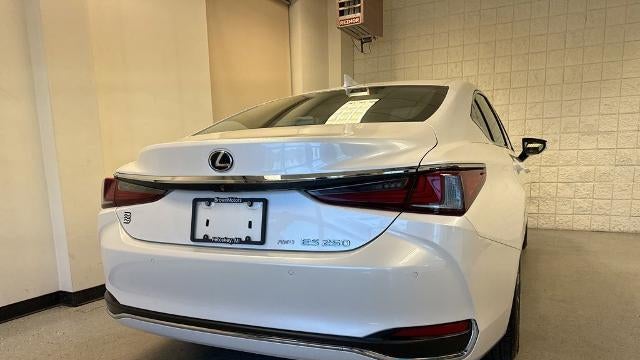 2021 Lexus ES 250 Base