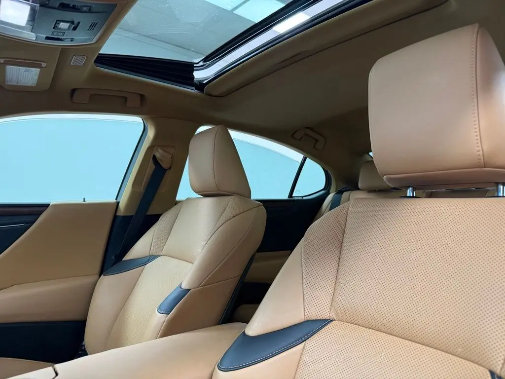 2024 Lexus ES