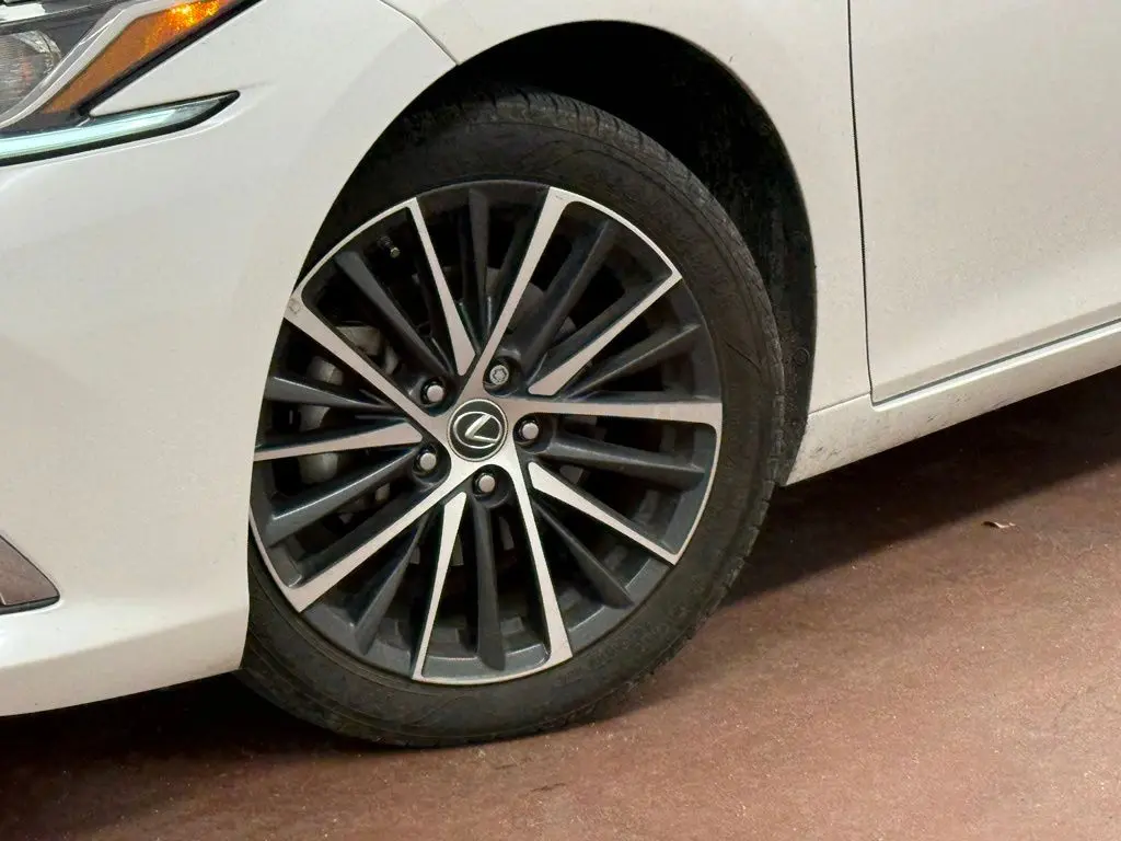 2024 Lexus ES