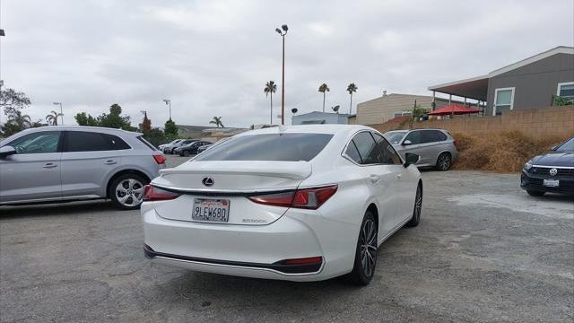 2024 Lexus ES 300h Base