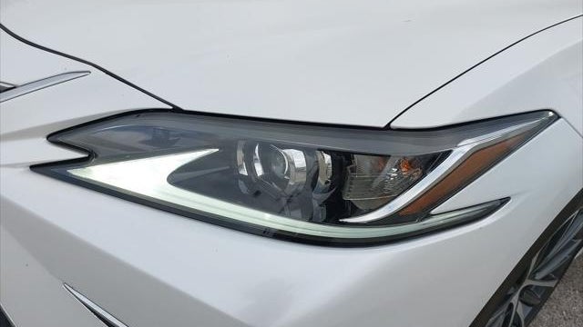 2024 Lexus ES 300h Base