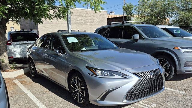 2024 Lexus ES 300h Base