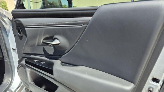 2024 Lexus ES 300h Base