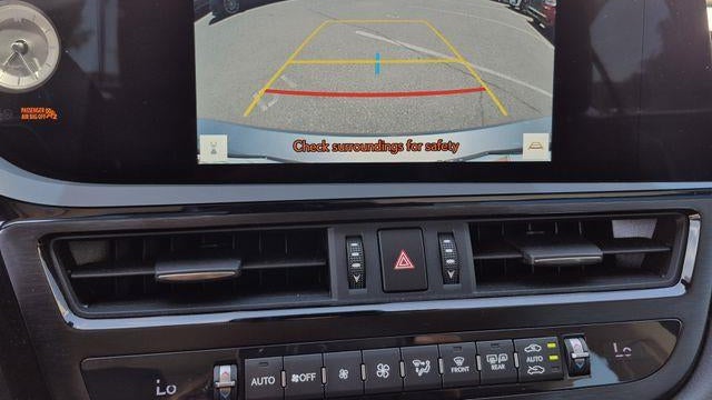 2024 Lexus ES 300h Base