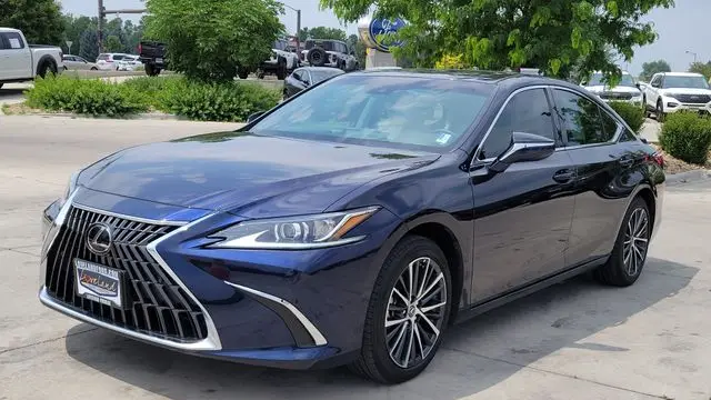 2025 Lexus ES 300h Base
