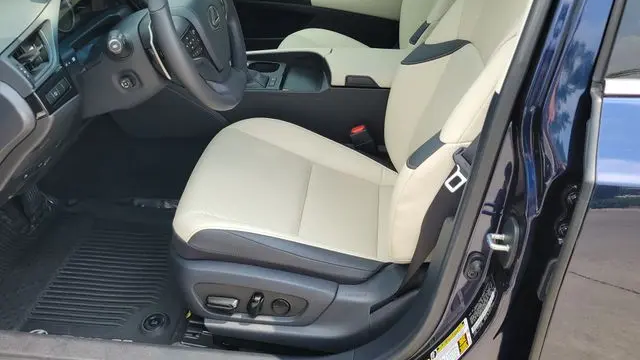 2025 Lexus ES 300h Base