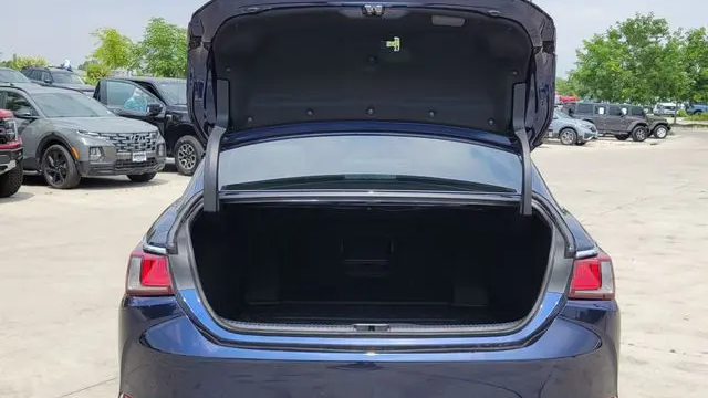 2025 Lexus ES 300h Base
