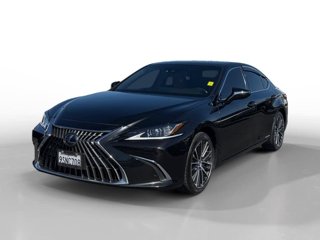 2022 Lexus ES - $25,903