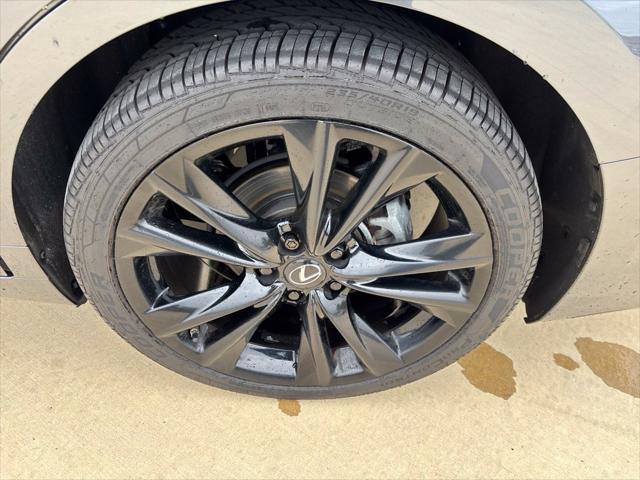 2025 Lexus ES - $42,500