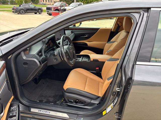 2025 Lexus ES - $42,500
