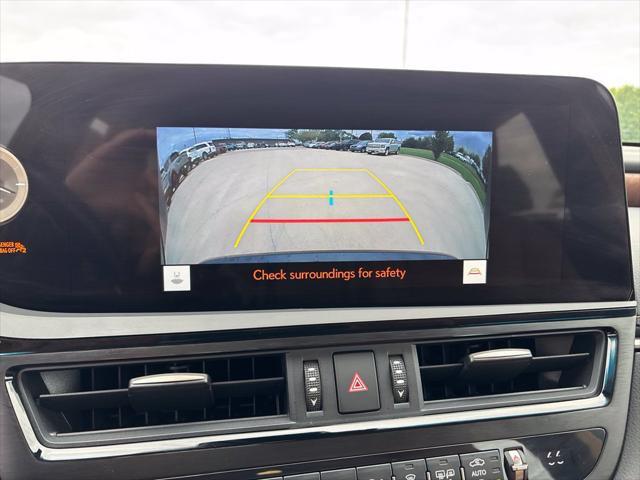 2025 Lexus ES - $42,500