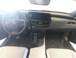2022 ES 300h Thumbnail 9