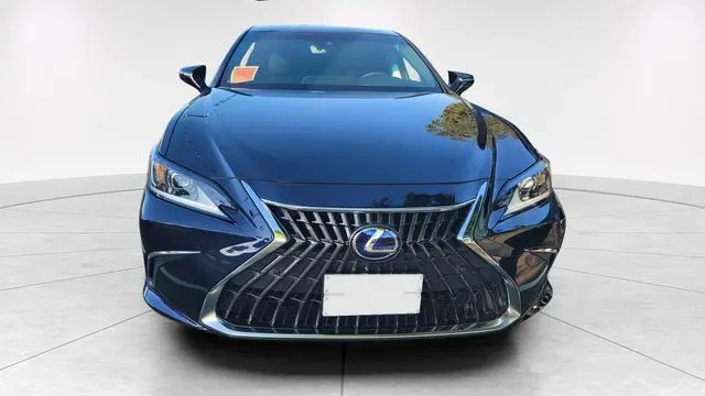 2022 Lexus ES 300h Base