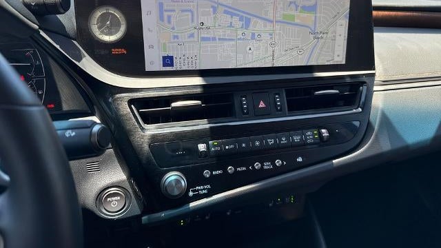2025 Lexus ES 300h Base