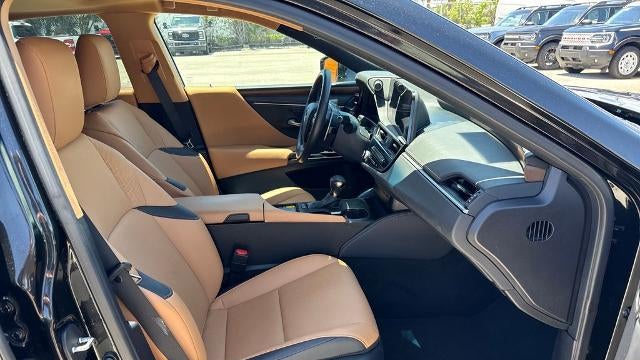 2025 Lexus ES 300h Base