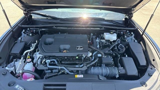 2025 Lexus ES 300h Base