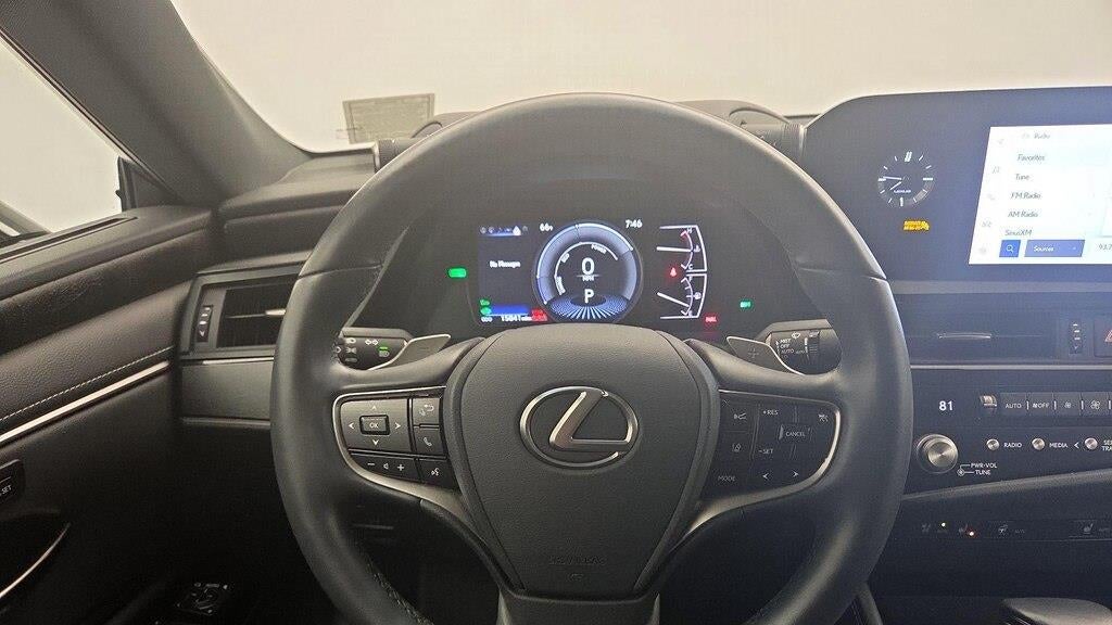 2025 Lexus ES 300h Base