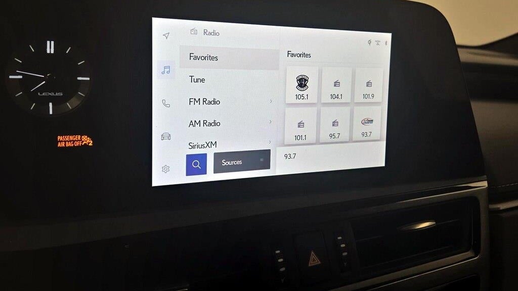 2025 Lexus ES 300h Base