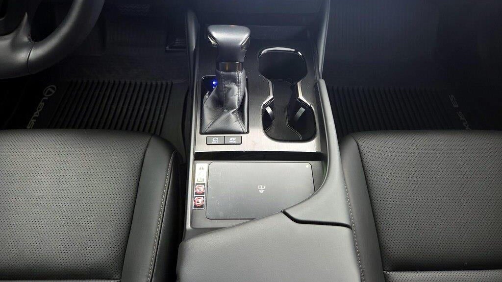 2025 Lexus ES 300h Base