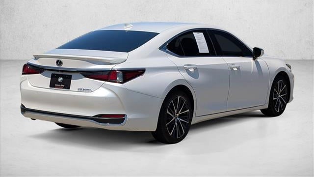 2024 Lexus ES 300h Base