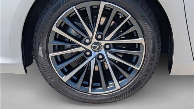 2024 Lexus ES 300h Base