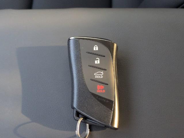 2025 Lexus ES - $47,190