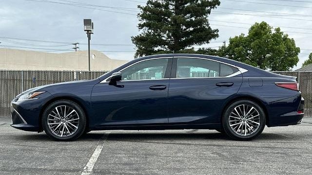 2023 Lexus ES 350 Base