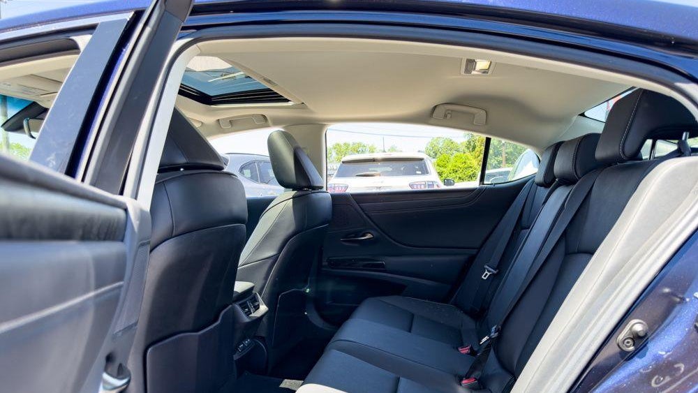 2023 Lexus ES 350 Base