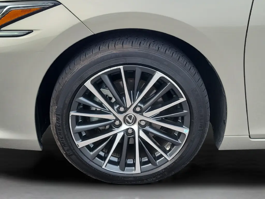 2024 Lexus ES - $42,299