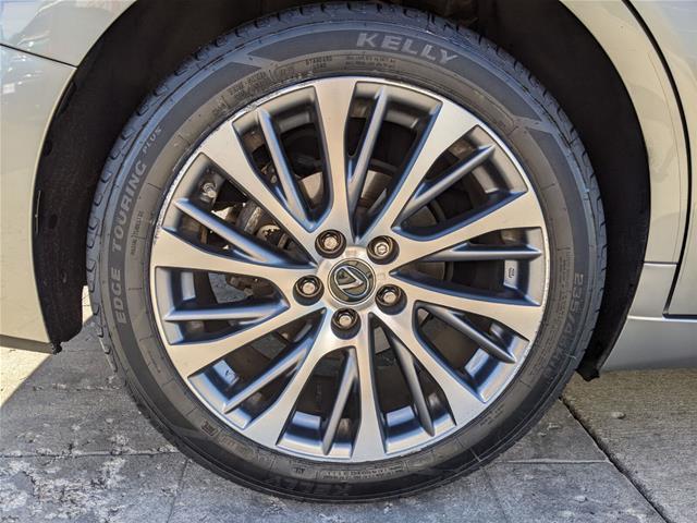 2020 Lexus ES - $24,839
