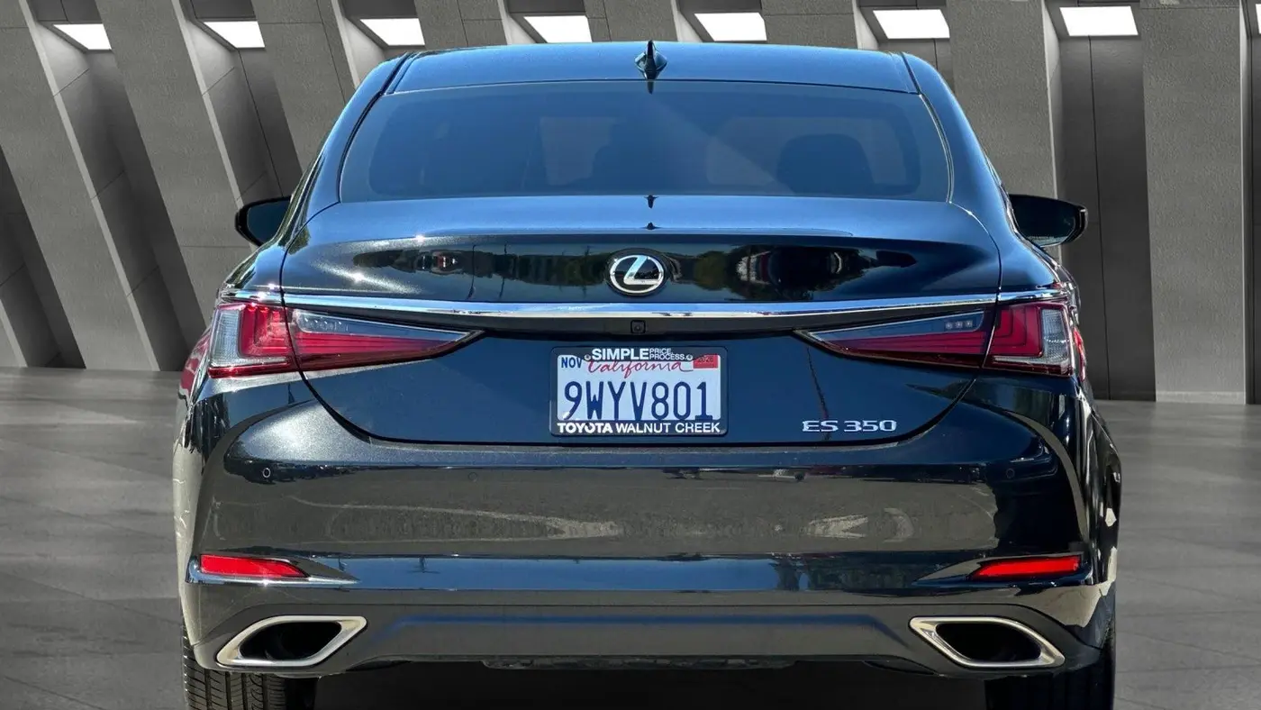 2022 Lexus ES 350 Base