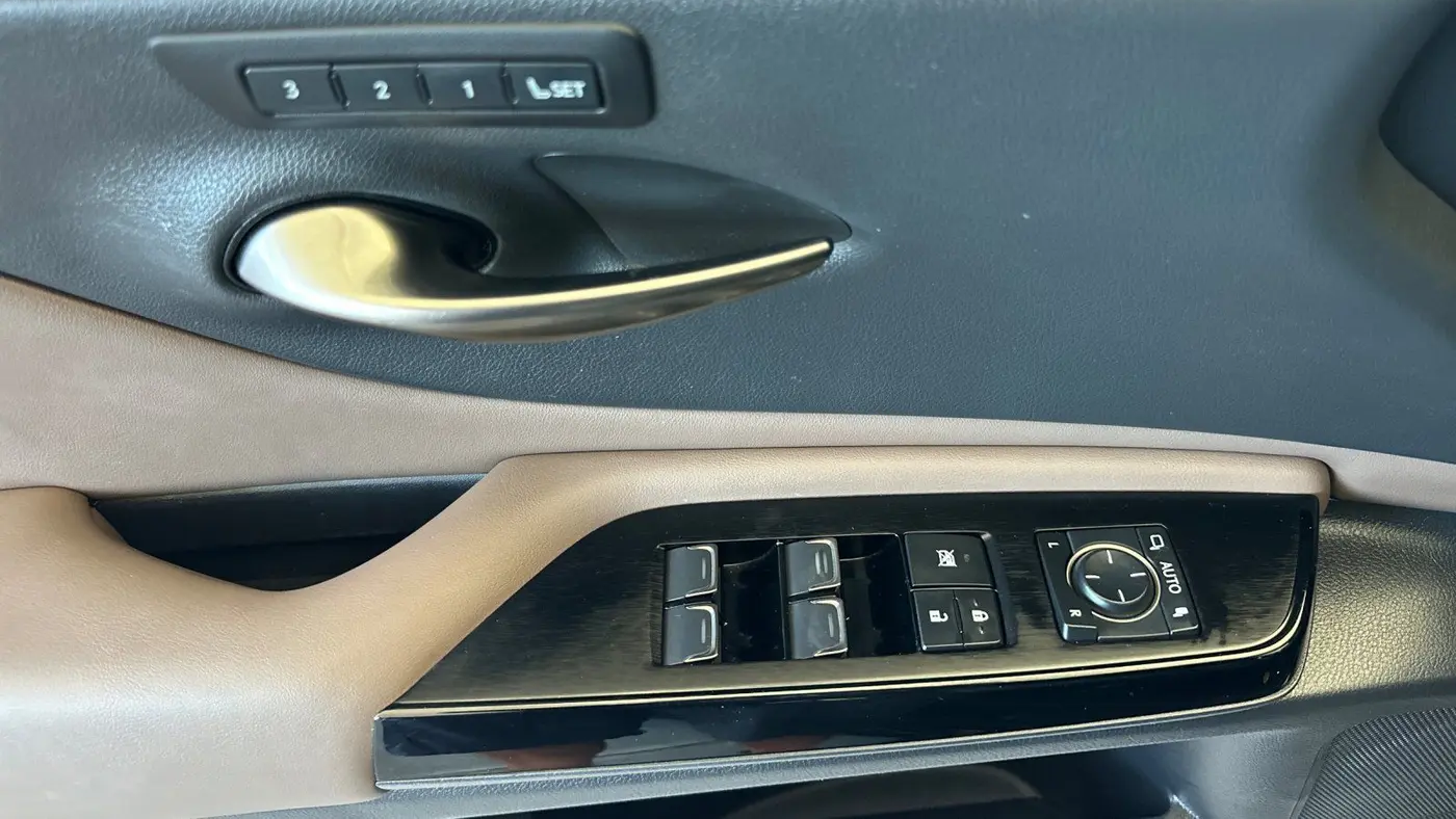 2022 Lexus ES 350 Base