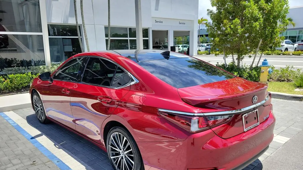 2023 Lexus ES 350 Base