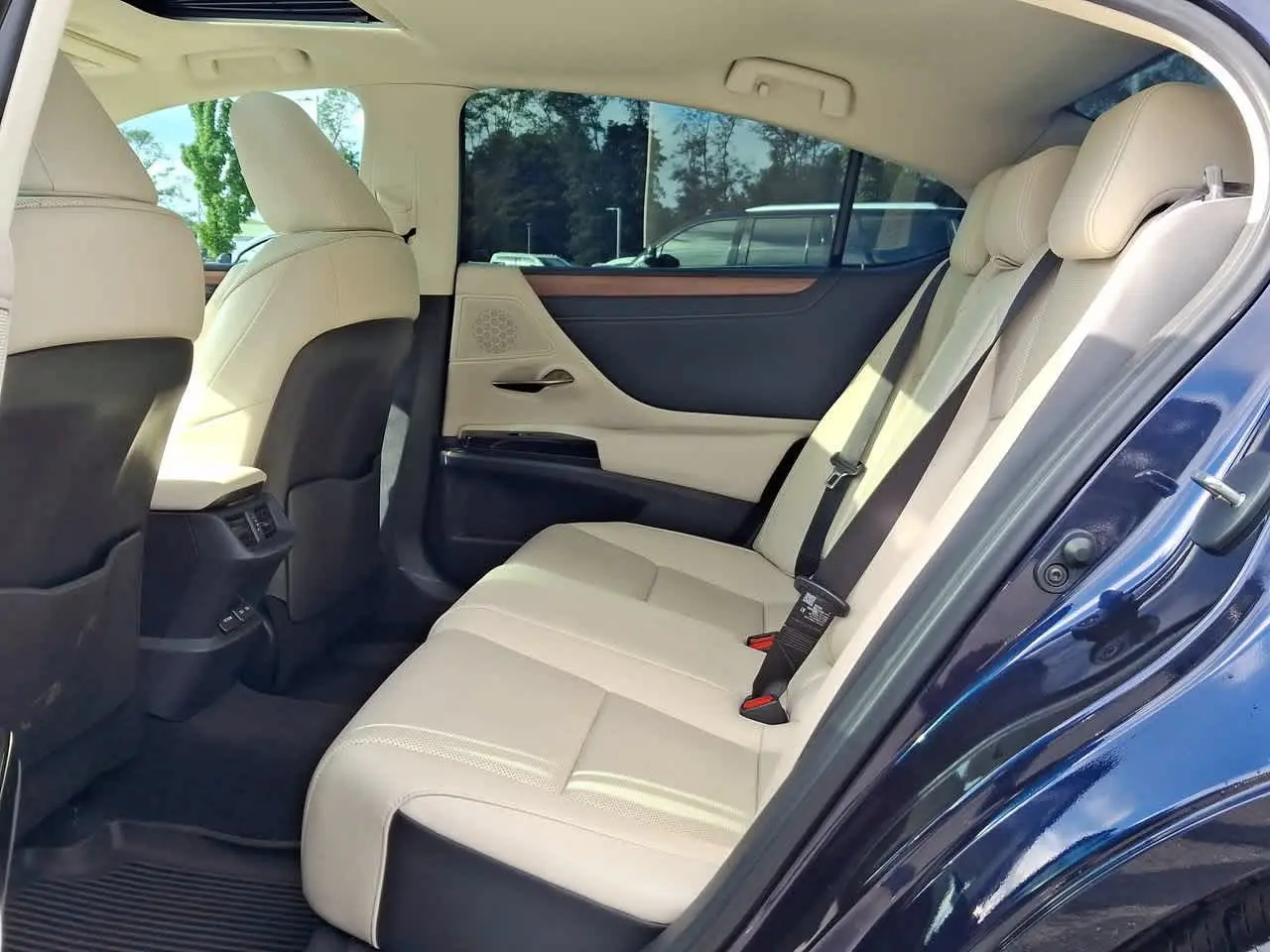 2025 Lexus ES - $44,289
