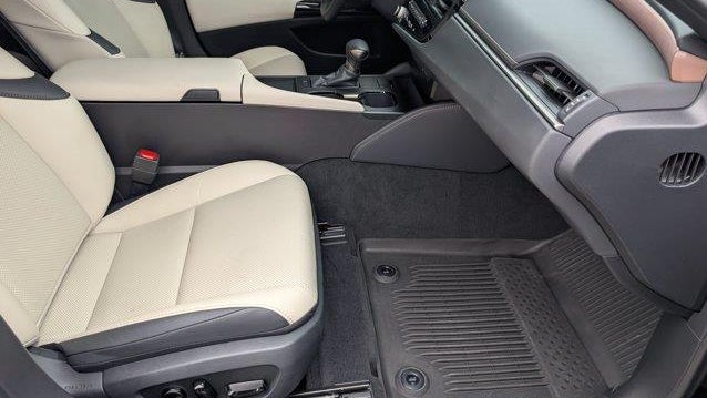 2025 Lexus ES 350 Base