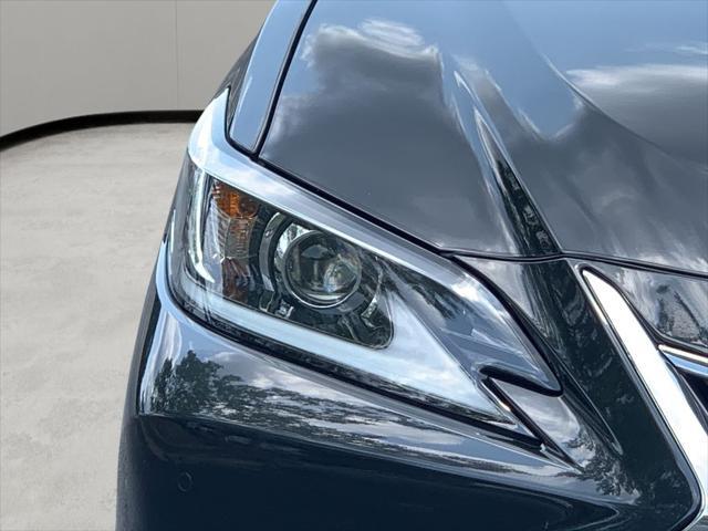 2021 Lexus ES - $29,887