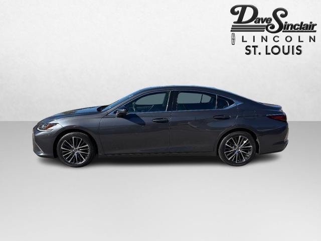 2022 Lexus ES - $30,674