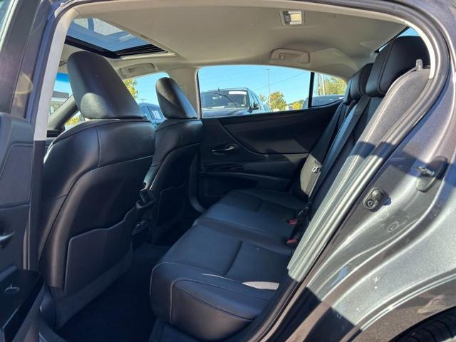 2022 Lexus ES - $30,674
