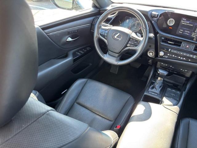 2022 Lexus ES - $30,674