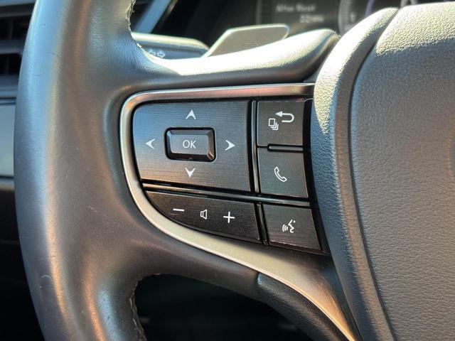 2022 Lexus ES - $30,674