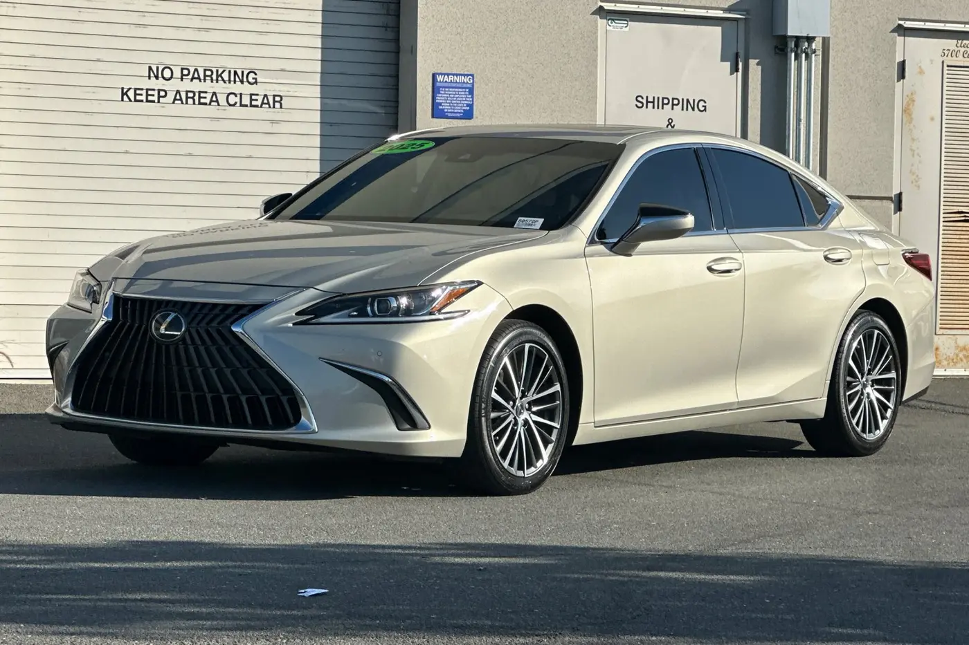 2025 Lexus ES - $41,788