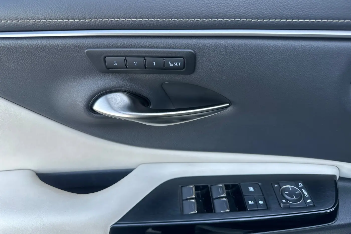 2025 Lexus ES - $41,788