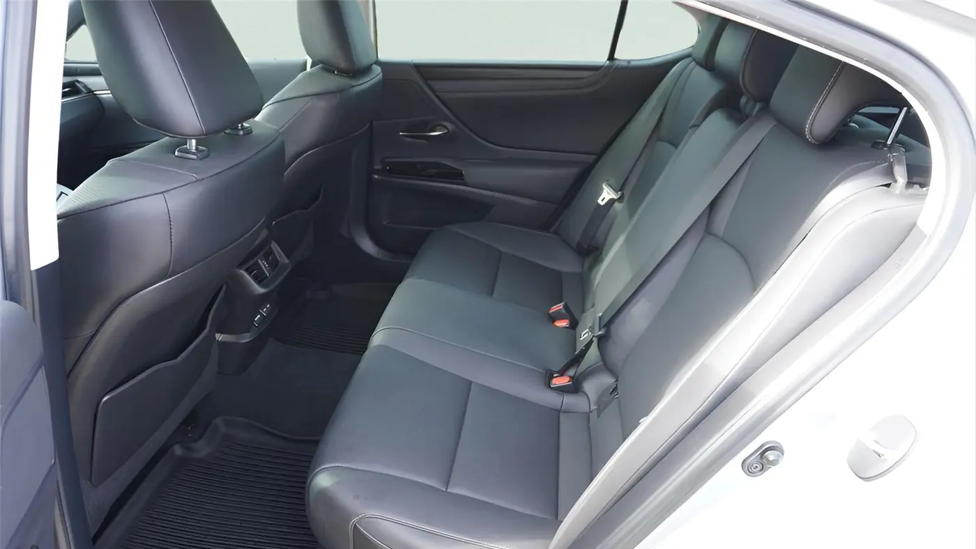 2022 Lexus ES 350 Base