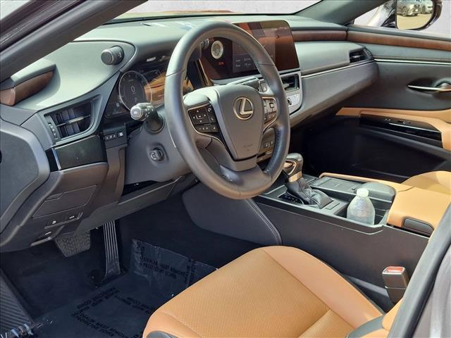 2022 Lexus ES - $31,925