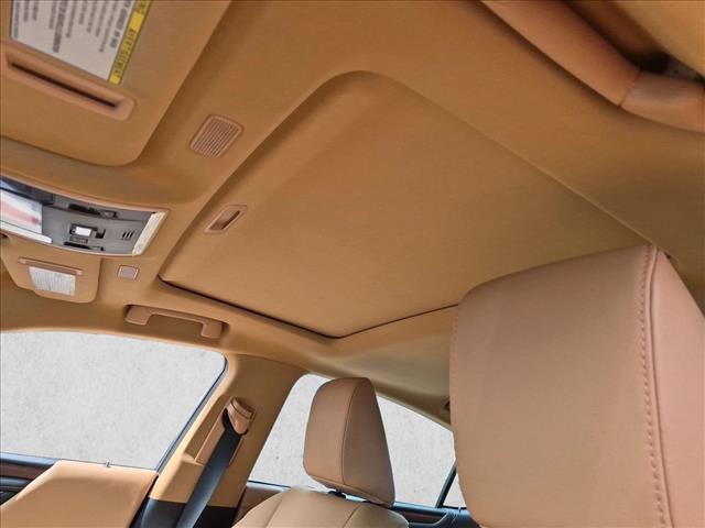 2022 Lexus ES - $31,925