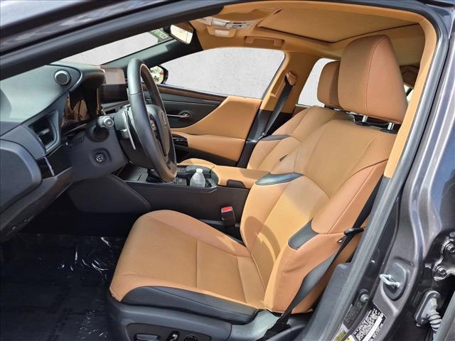 2022 Lexus ES - $31,925