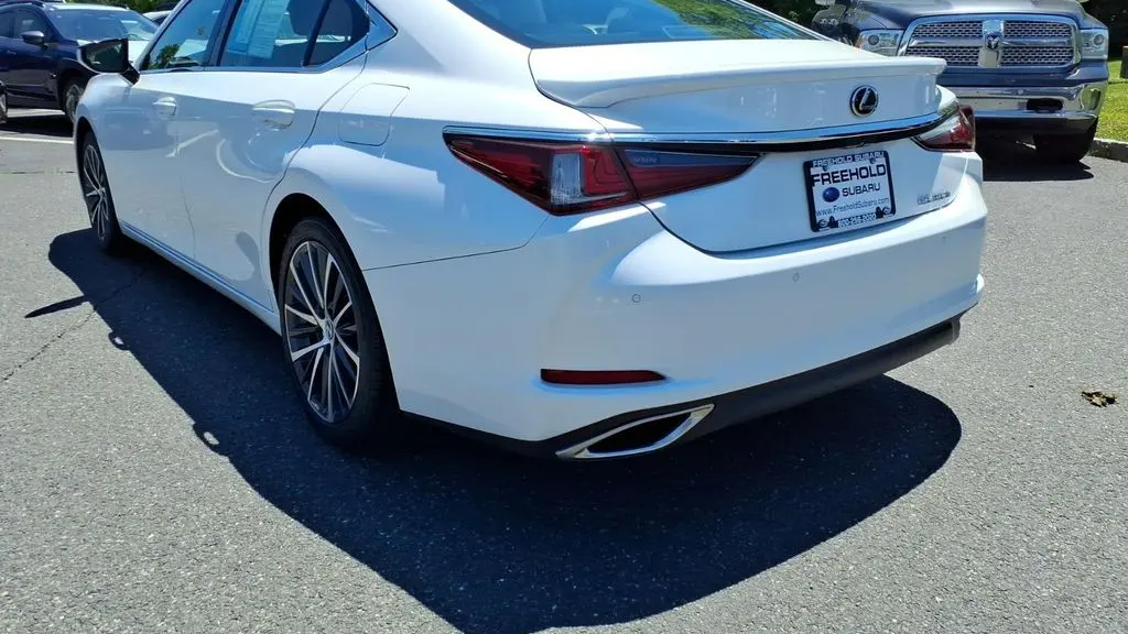 2023 Lexus ES 350 Base